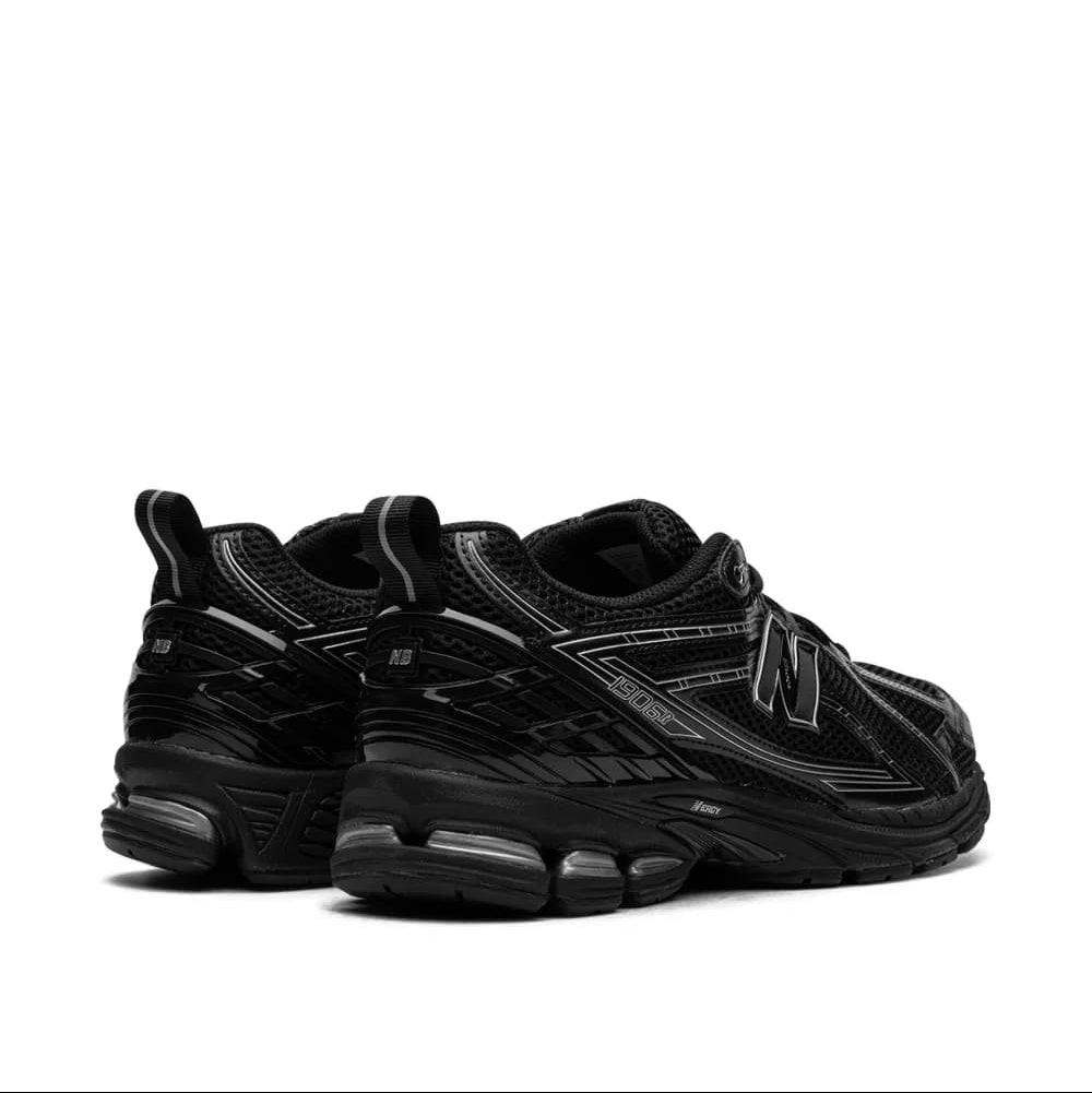 NEW BALANCE Full Black 1906R