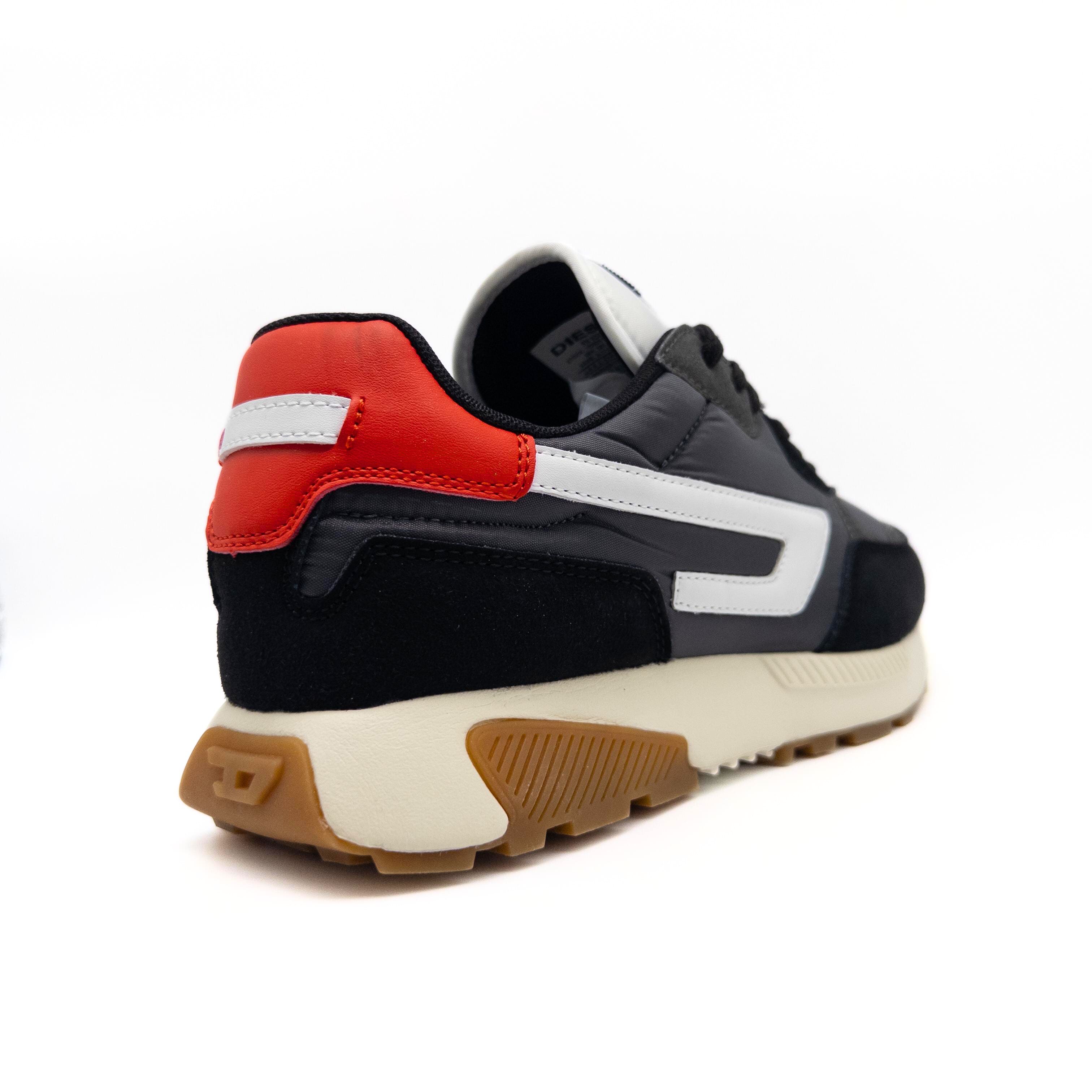 Diesel Black Read