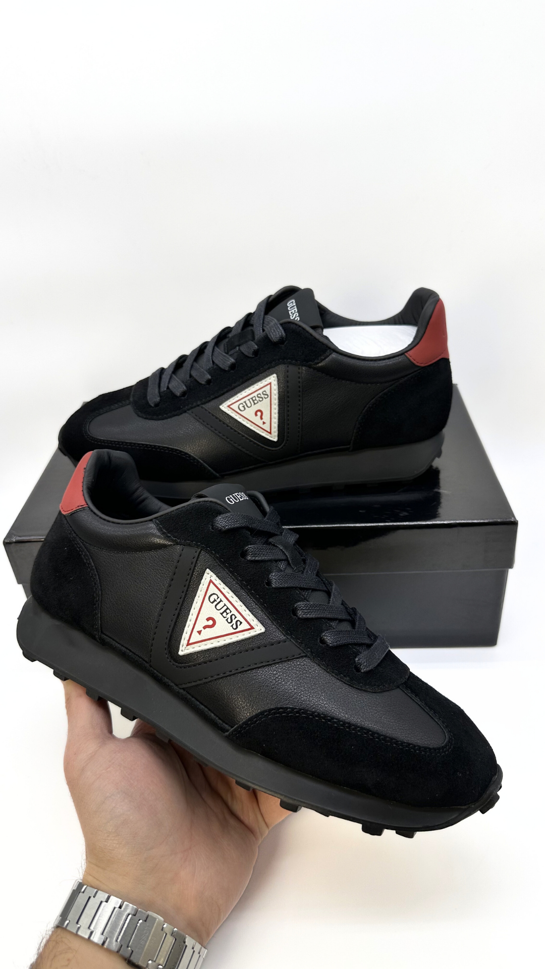 GUESS ტყავი შავი