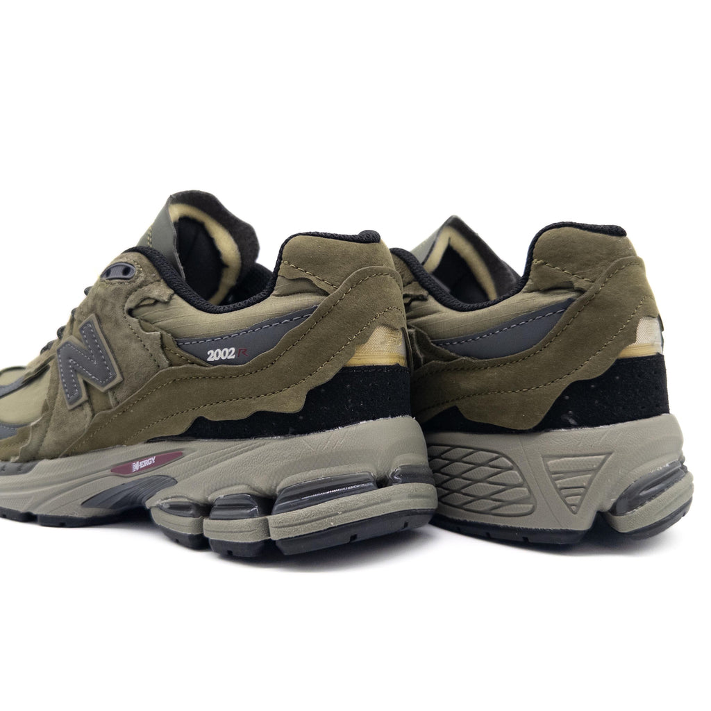 NEW BALANCE 2002R