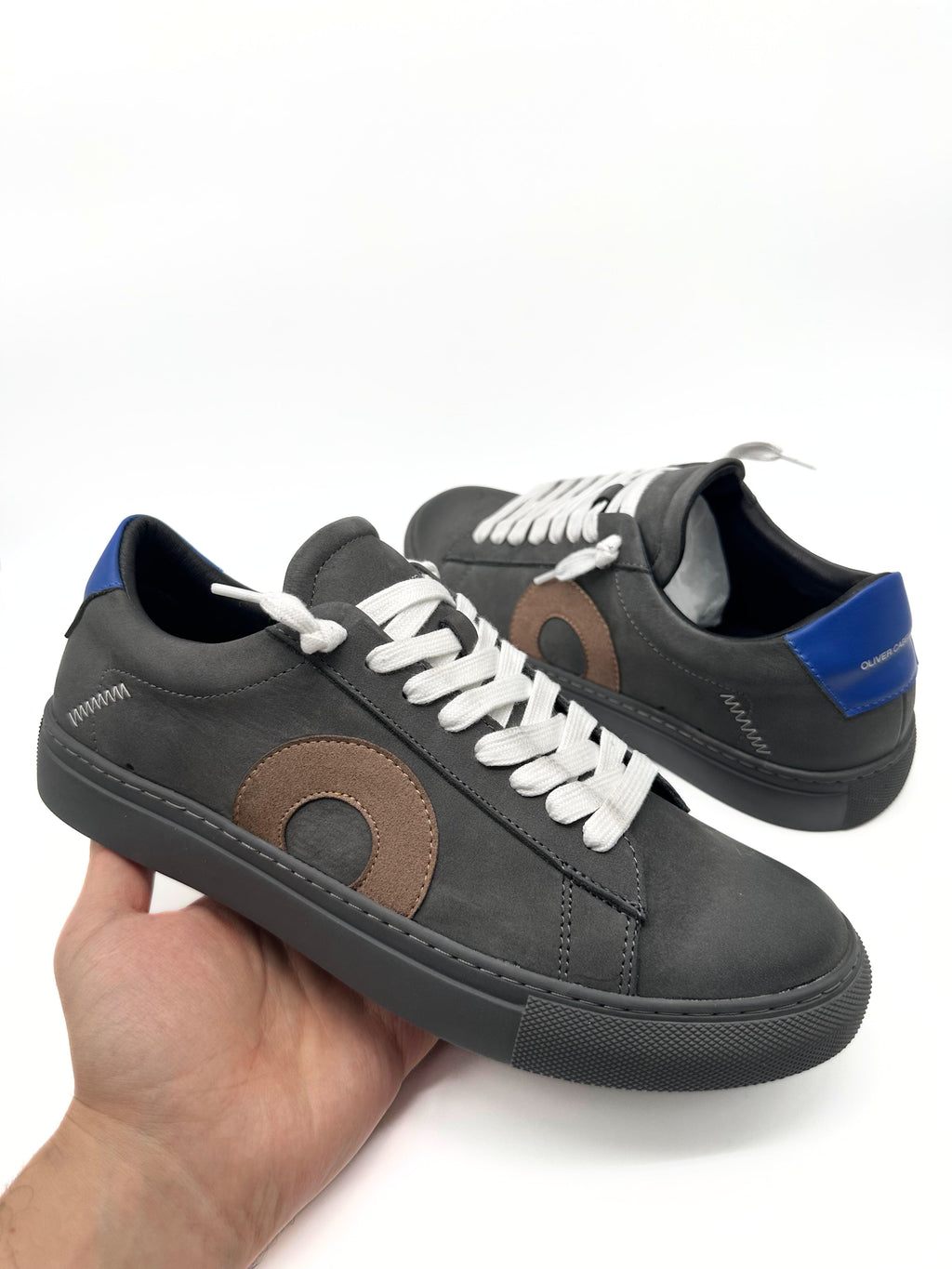 Oliver Cavell Low 1 Dark Grey