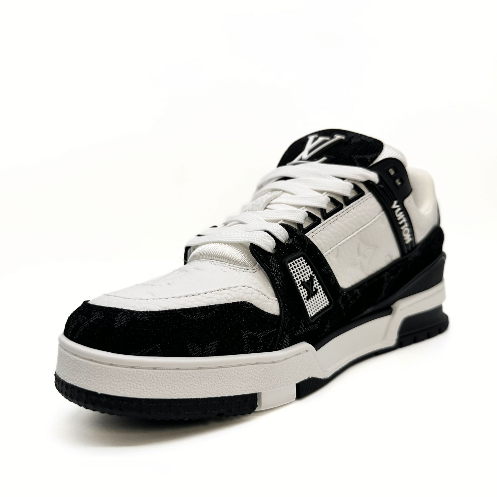 LV Black-White