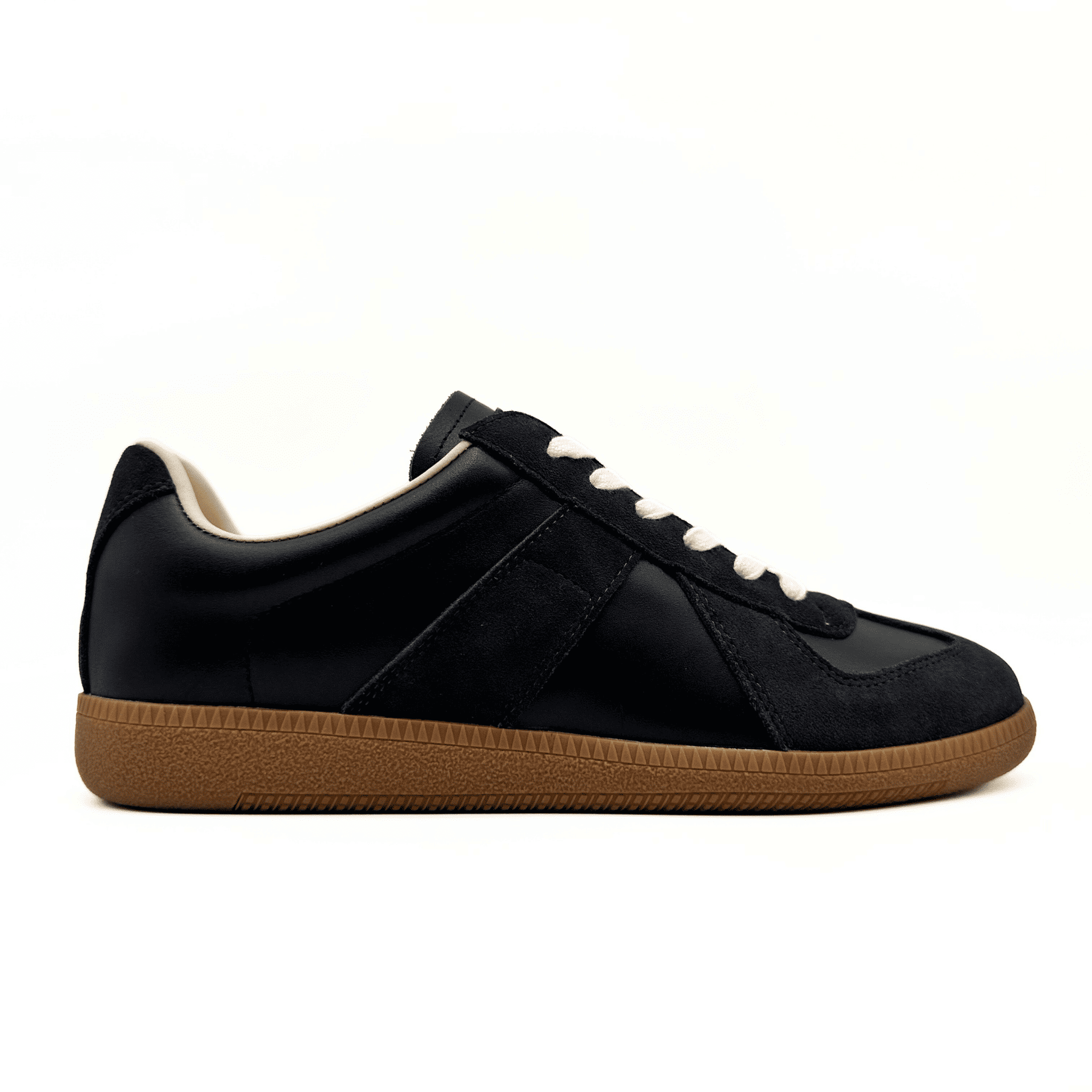 Maison margiela დაბალყელიანი შავი