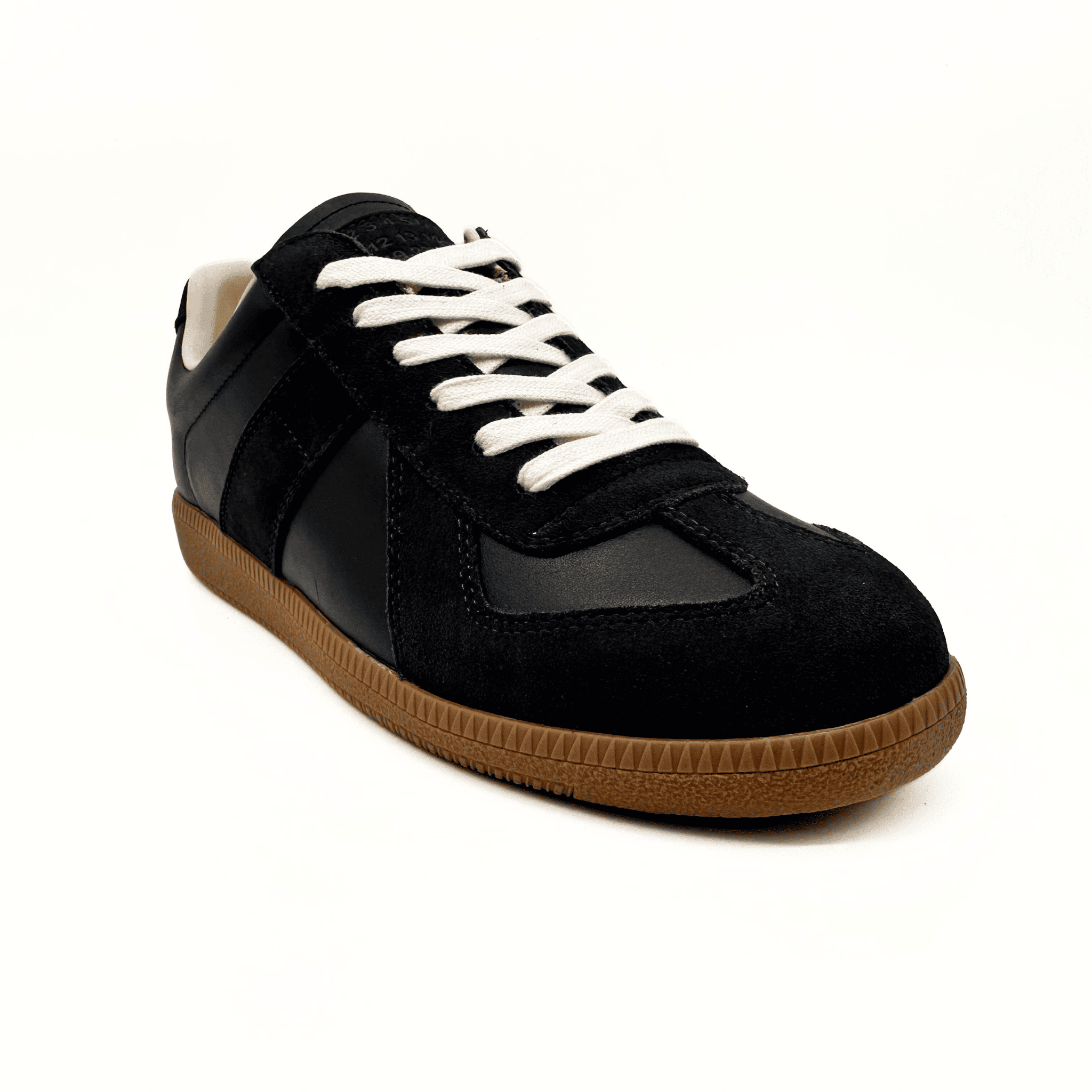 Maison margiela დაბალყელიანი შავი