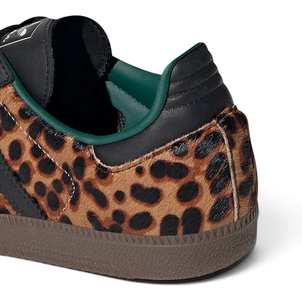 Bliss sneakers adidas Samba leopar desenli deri spor ayakkabı, yeşil iç astar ve kahverengi kauçuk taban detayı