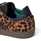 Bliss sneakers adidas Samba leopar desenli deri spor ayakkabı, yeşil iç astar ve kahverengi kauçuk taban detayı