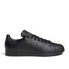 Bliss sneakers adidas Stan Smith tamamen siyah sentetik deri günlük spor ayakkabı, ikonik delikli üç bant detaylı