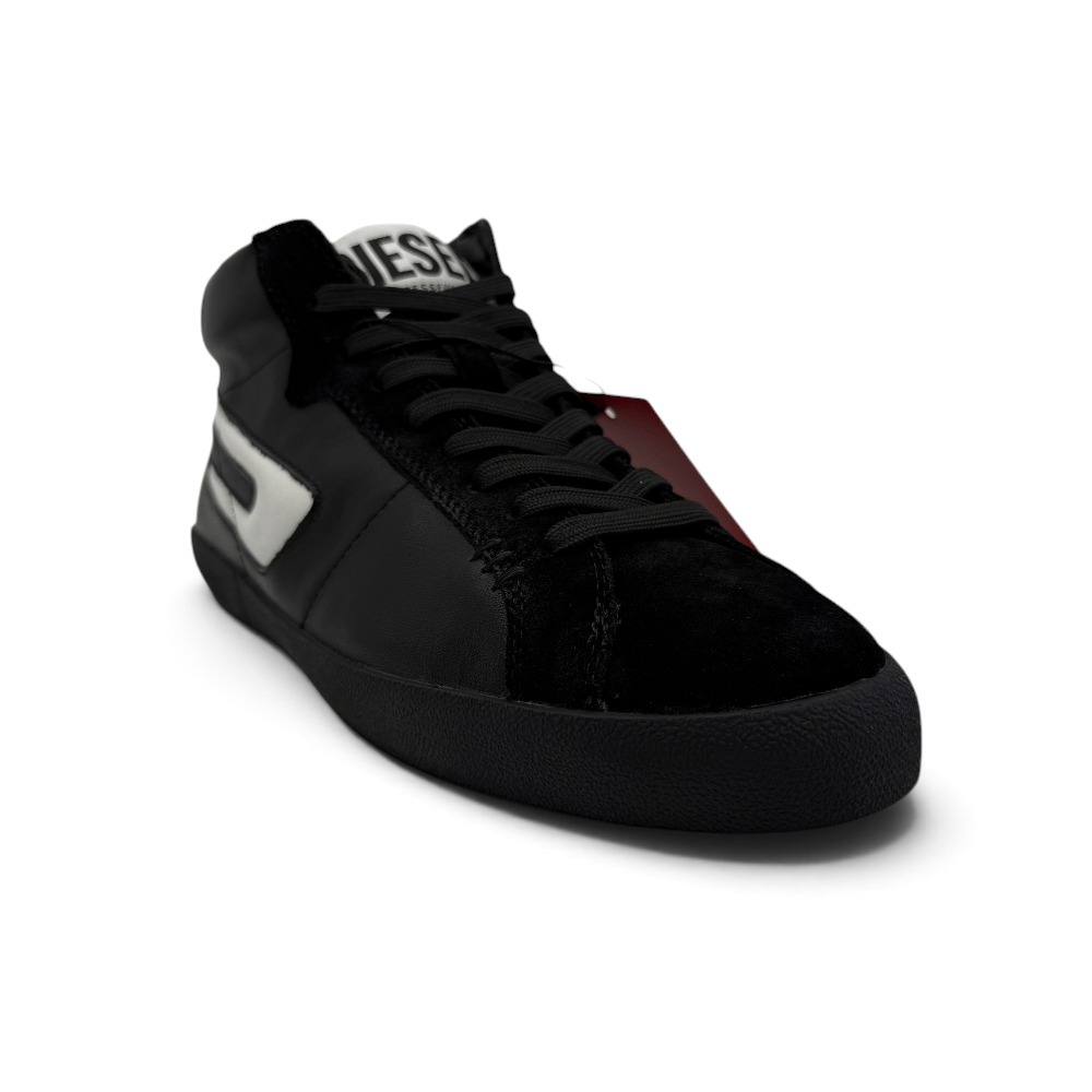 Bliss sneakers Diesel K868 siyah deri yüksek tabanlı spor ayakkabı, yan kısımlarında beyaz detaylı tasarım