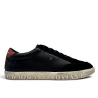 Bliss sneakers Emporio Armani siyah deri ve süet detaylı, topukta bordo dokunuşlu ve kabartmalı tabanlı erkek sneaker