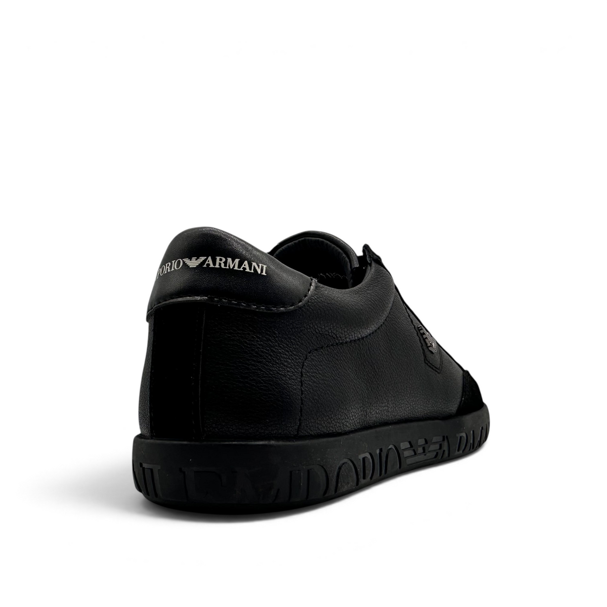 Bliss sneakers Emporio Armani siyah deri ve süet detaylı erkek spor ayakkabı, topuk kısmında marka logolu tasarım
