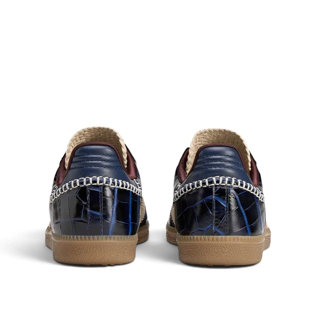 Bliss sneakers adidas Wales Bonner lacivert timsah derisi görünümlü, el dikiş detaylı spor ayakkabı arka görünümü