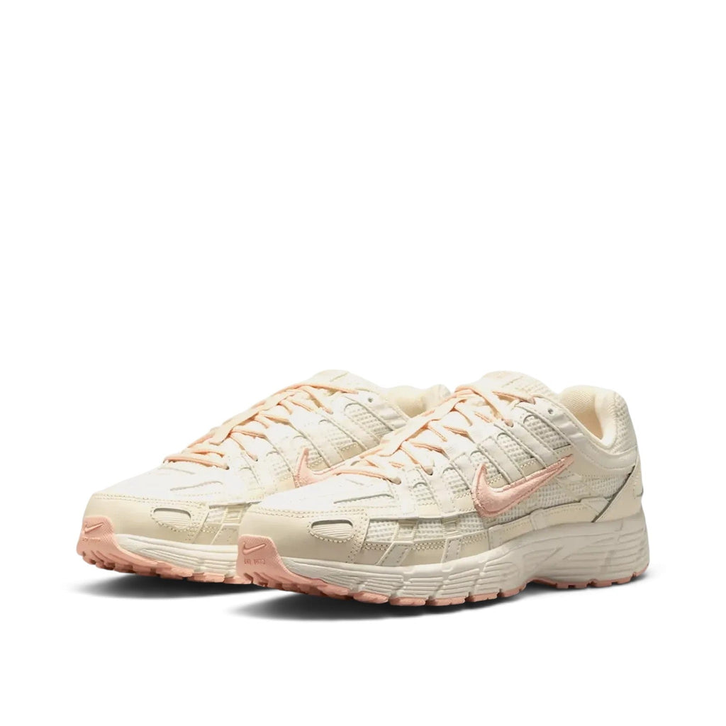 Bliss sneakers Nike P-6000 sail, soft pearl ve arctic orange renkli, file detaylı düşük bilekli spor ayakkabı