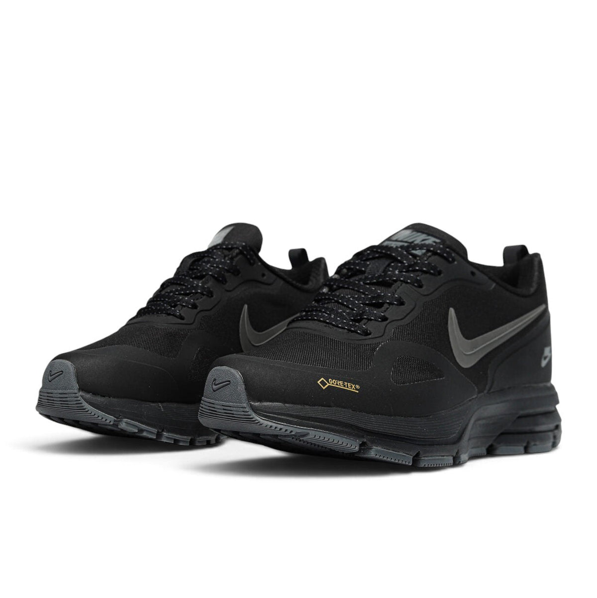 Bliss sneakers Nike Pegasus Trail siyah Gore-Tex su geçirmez koşu ayakkabısı, dayanıklı taban ve modern tasarım.