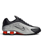 Bliss sneakers Nike Shox R4 siyah ve metalik gümüş renkli, turuncu Shox yastıklama sütunlu performans spor ayakkabısı