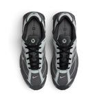 Bliss sneakers Nike Shox Ride 2 gri ve siyah renkli, file yüzeyli, üstten görünümlü modern performans spor ayakkabısı
