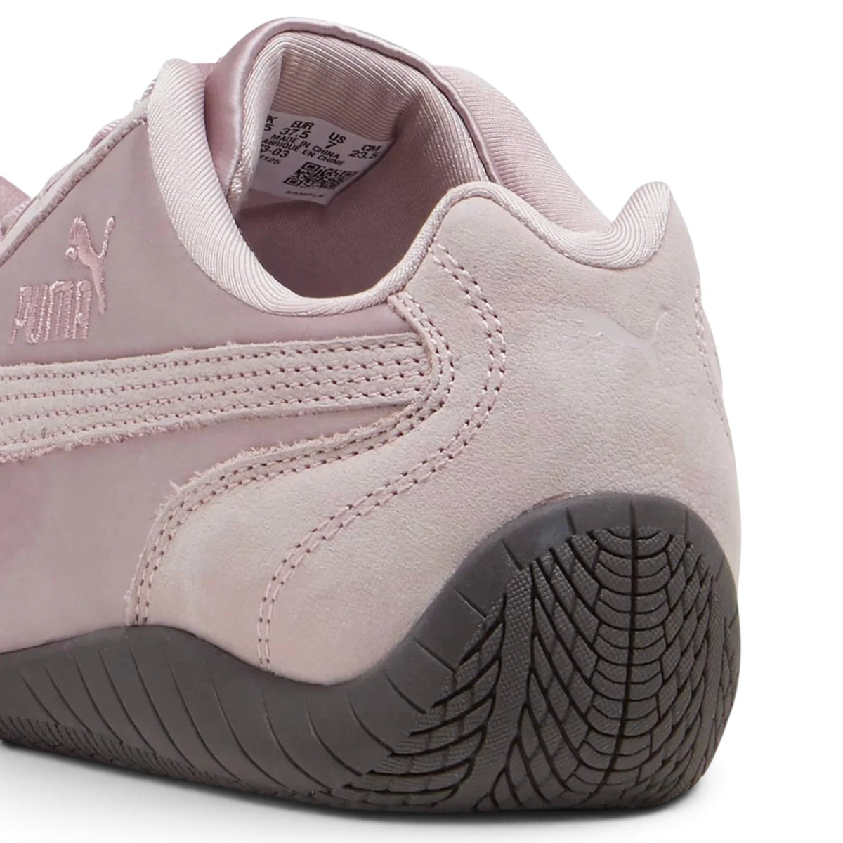 Bliss sneakers marka pudra pembesi saten ve süet detaylı Puma Mostro spor ayakkabı topuk ve yan görünümü