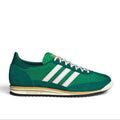 Bliss sneakers adidas Originals yeşil süet ve tekstil detaylı, beyaz üç bantlı ve pembe bağcıklı retro spor ayakkabı